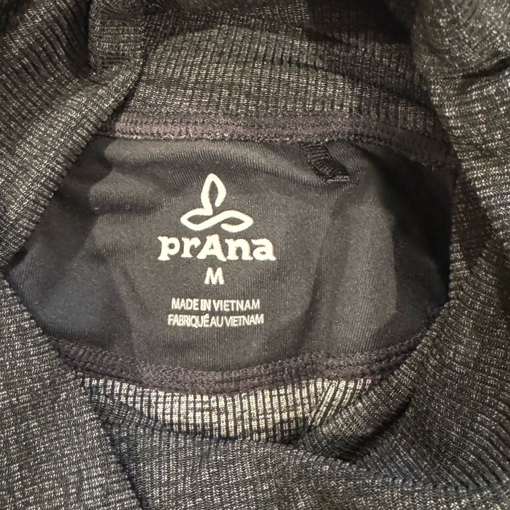 Like New Prana Turtleneck Base Layer Size M - image 5